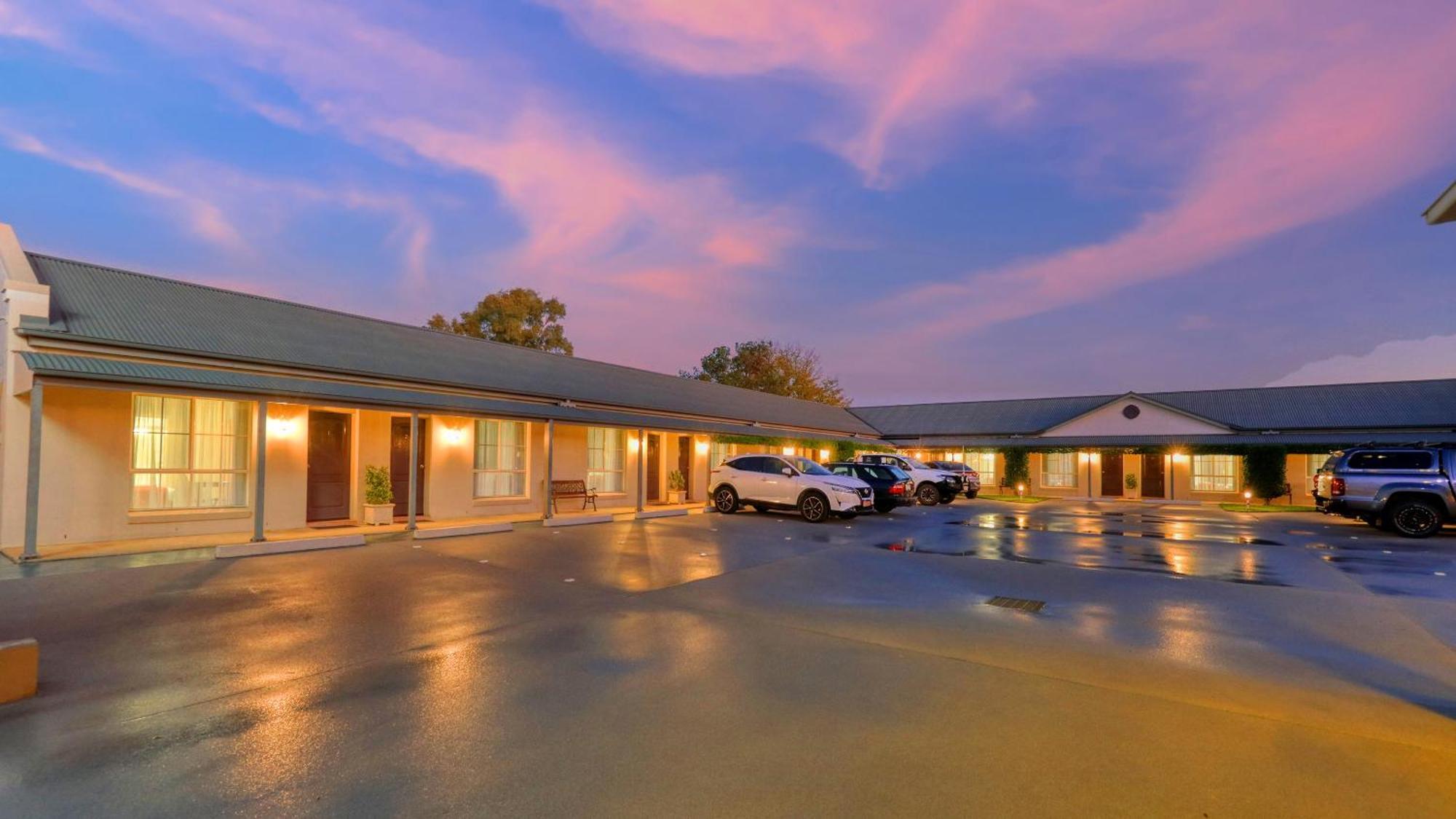 Breakout Motor Inn Cowra Buitenkant foto